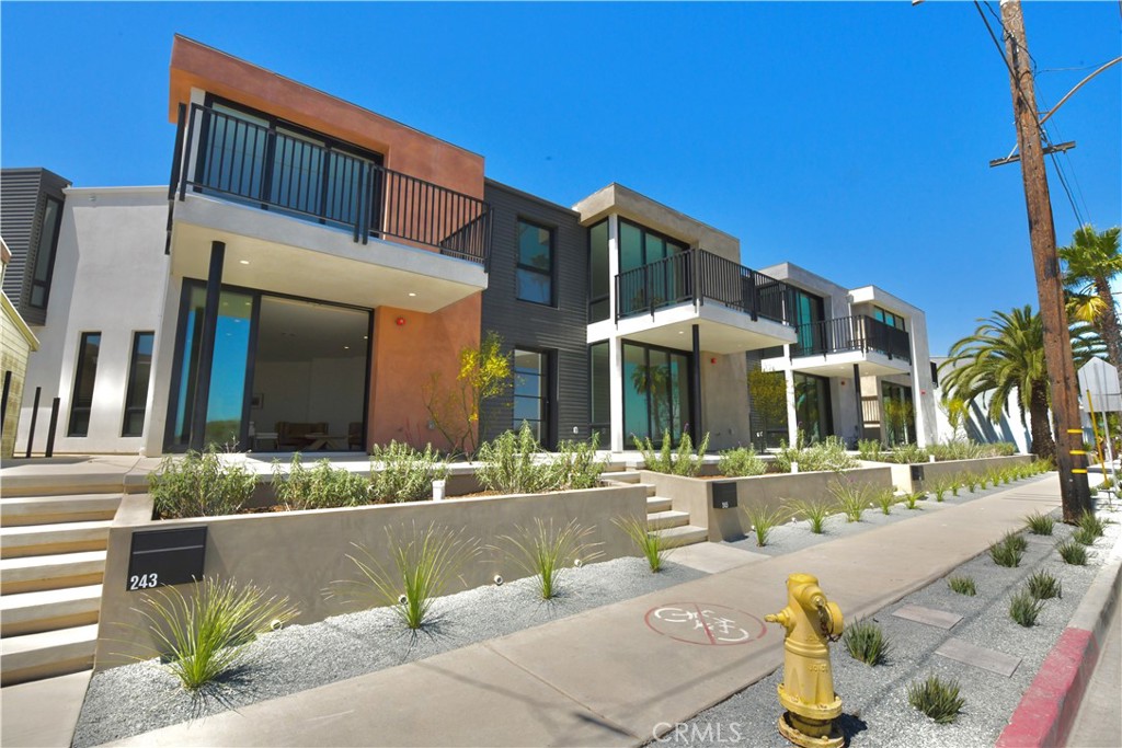 245 Seal Beach Blvd