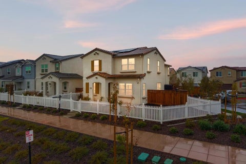 Photo of 1506 N Central Pkwy, Mountain House, CA 95391 (MLS # ML82065640)