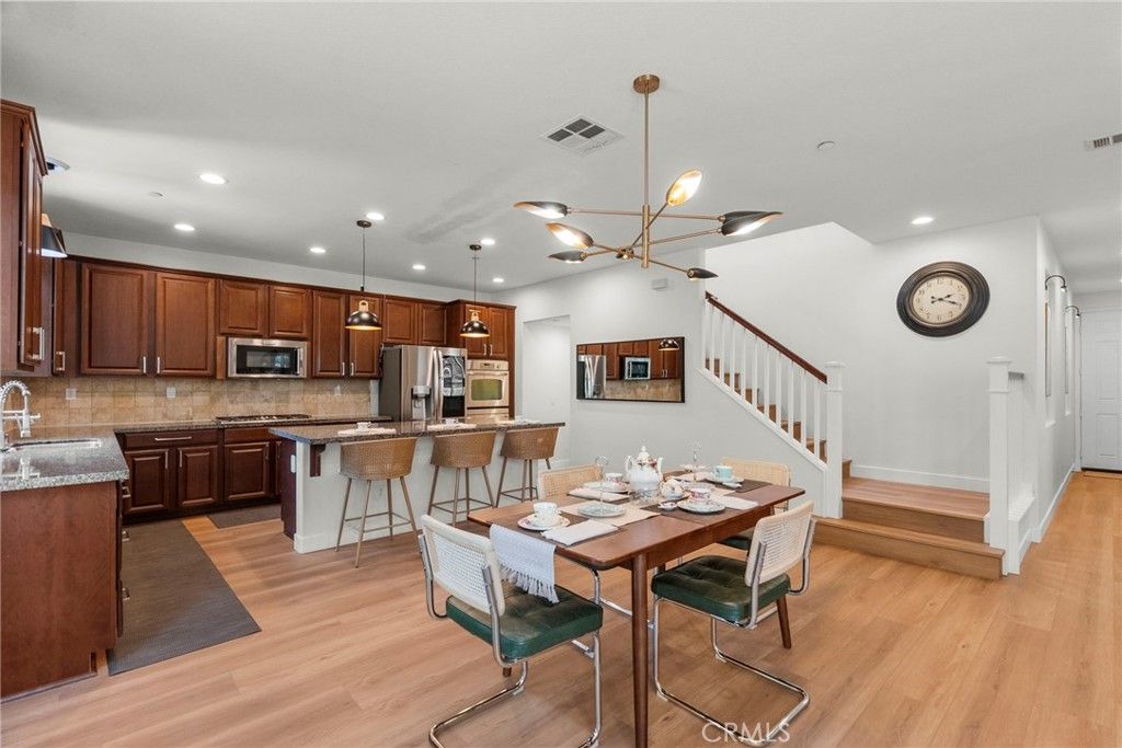 listing image 130722131555909906085
