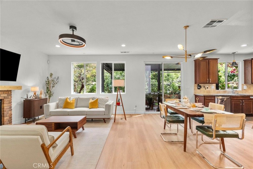 listing image 130725595300056885185