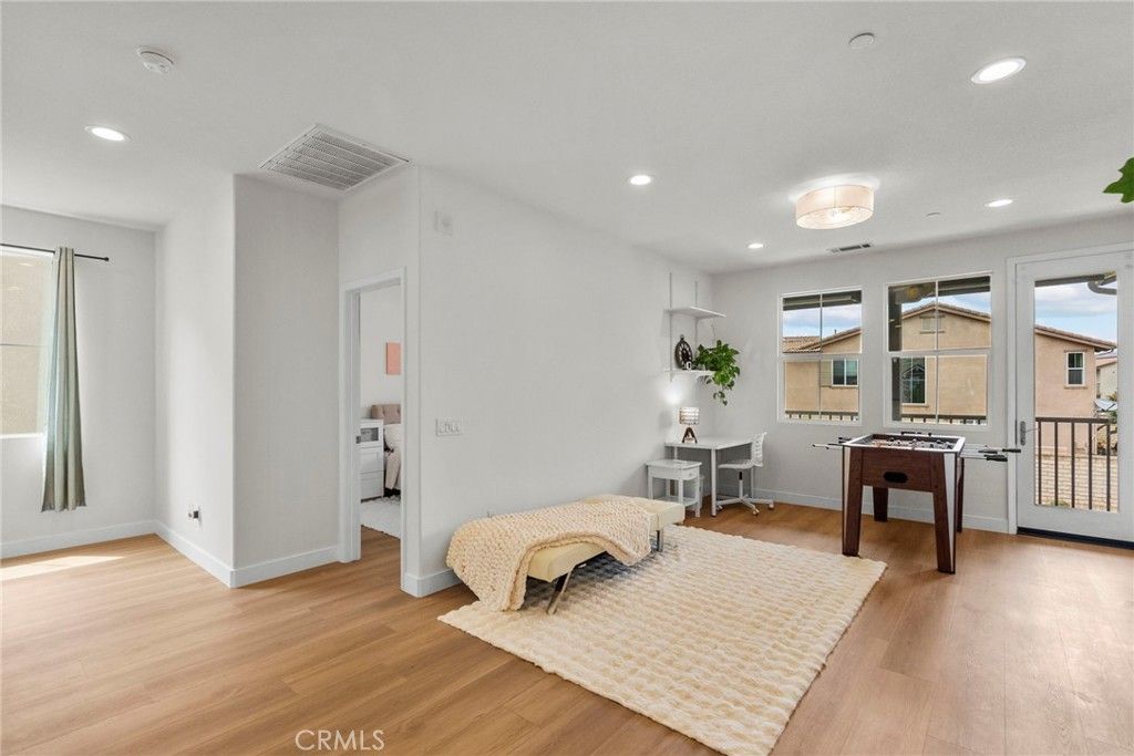 listing image 130723023447886901595