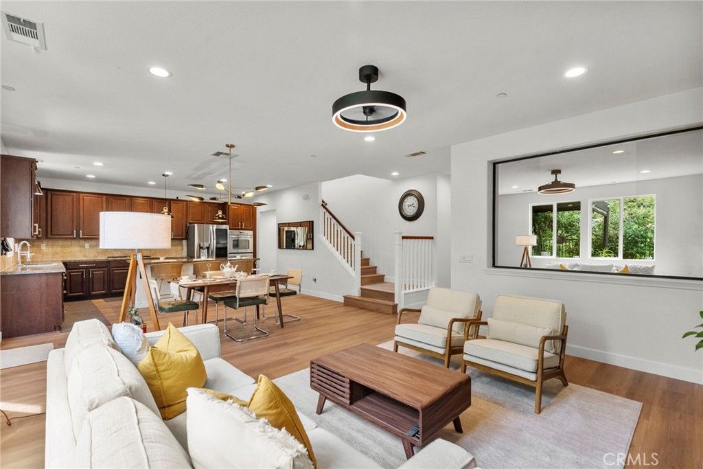 listing image 130725723999781027155