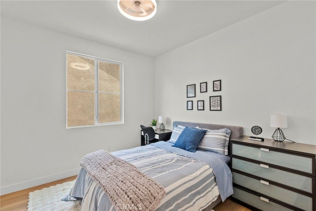 listing image 130722494822710526451