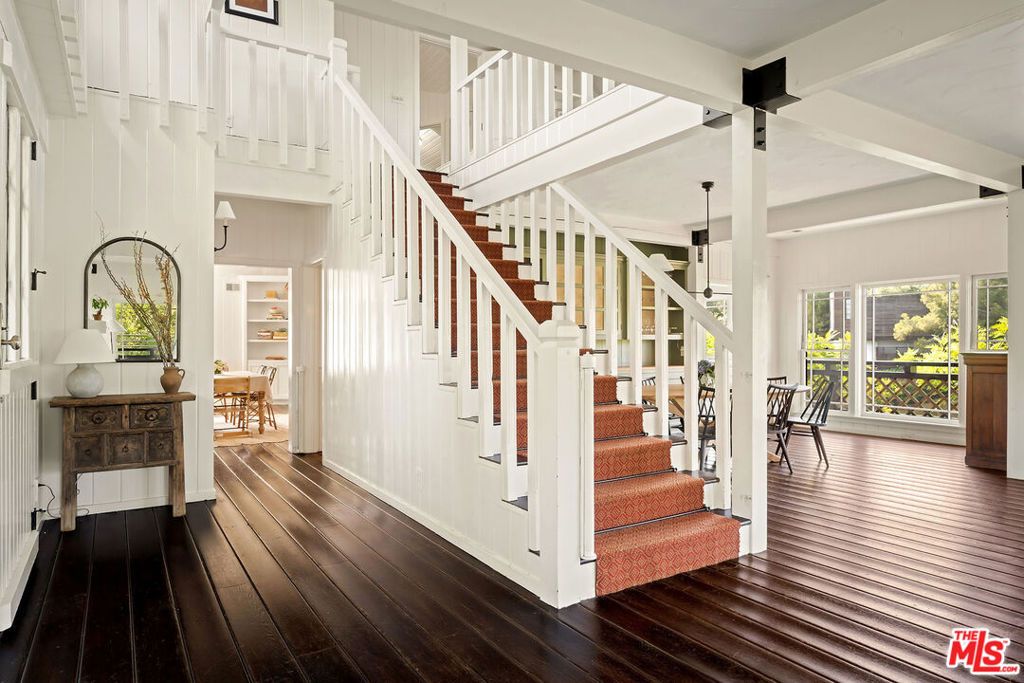 Photo of 1710 San Remo Drive, Pacific Palisades, CA 90272 (MLS # 25552997)