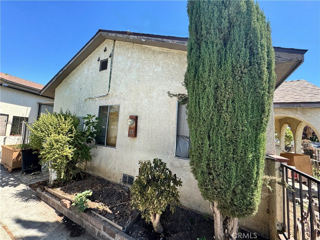 127 W Glendon