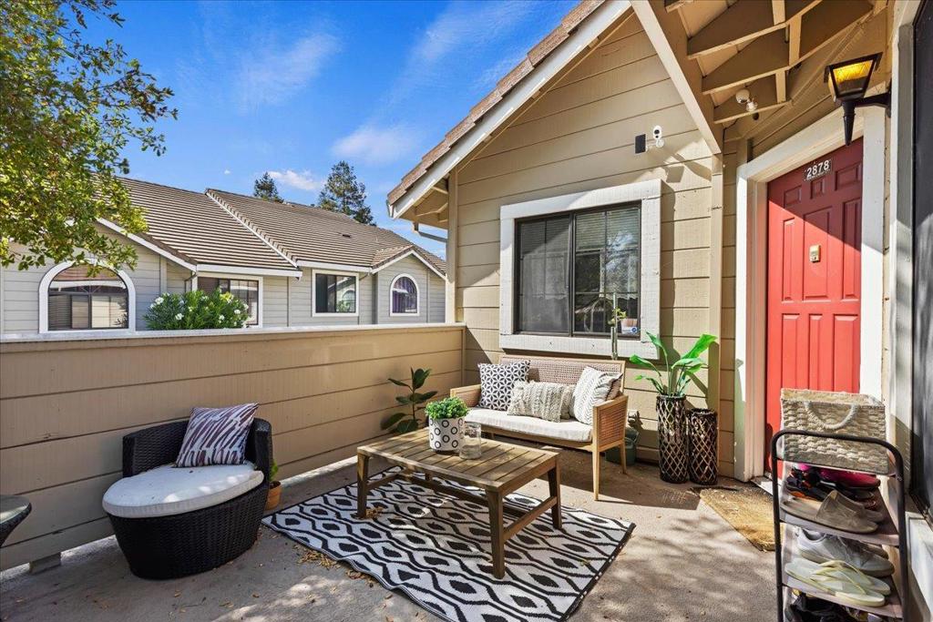 Welcome to your dream home in one of the most desirable and well-established neighborhoods! This beautiful corner-unit residence offers the perfect blend of contemporary comfort and timeless elegance. Step inside to discover a sun-filled interior enhanced by soaring vaulted ceilings and an open, easy-flow floor plan. Designed with modern living in mind, the home features central heating and air conditioning, 2 bedrooms, a walk-in closet, 2 bathrooms, a loft with a storage area, a cozy dining space, a washer and dryer, a refrigerator, and a gas-burning fireplace. Enjoy your morning coffee or unwind in the evening on the large private patio, which provides an ideal setting for entertaining or peaceful relaxation. Community amenities include 2 swimming pools, 2 spas, 2 playgrounds, a 1-car detached garage, and 1 assigned parking space. Conveniently located just minutes from shopping, restaurants, schools, and highways 101, 280, and 85. Whether you're looking for luxury, location, or lifestyle, this exceptional home has it all. Dont miss your opportunity to make it yours!