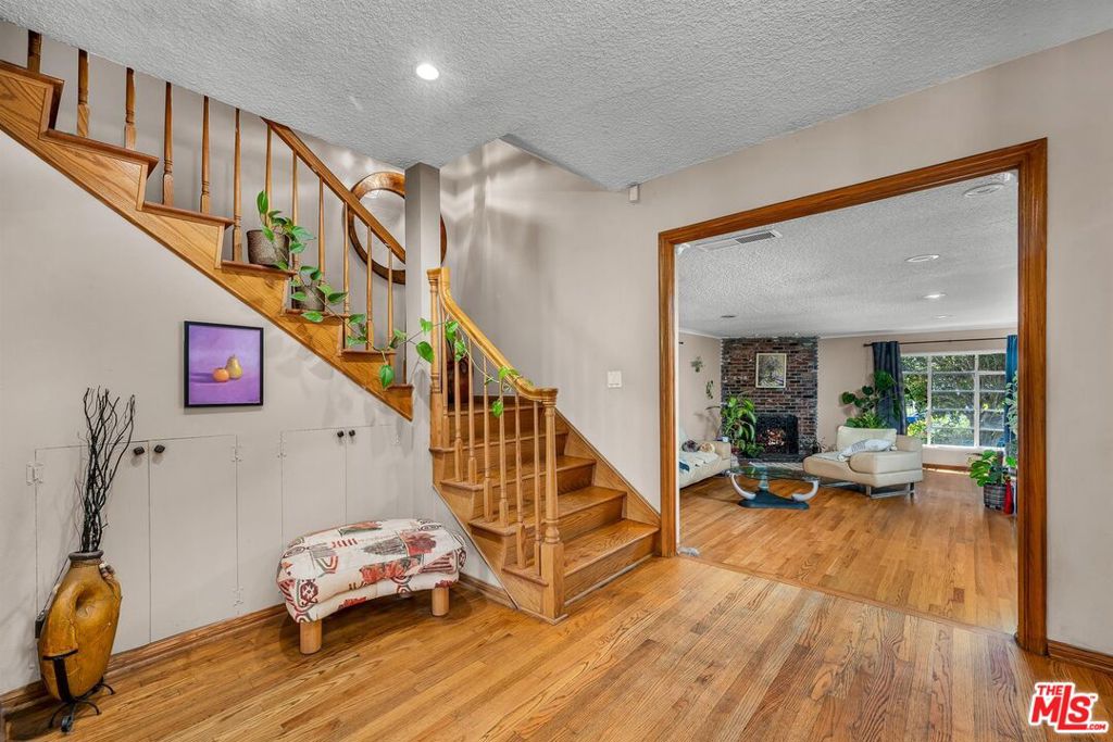 1766 Midvale Avenue, Los Angeles CA 90024