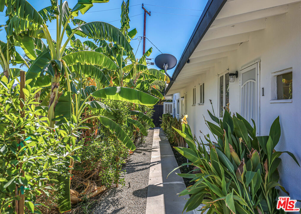 Tahquitz River Estates - Residential Lease