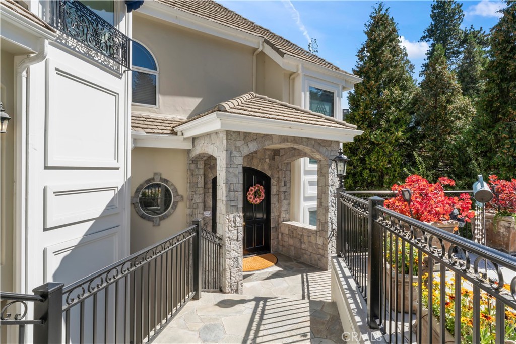 27409 North Bay Road