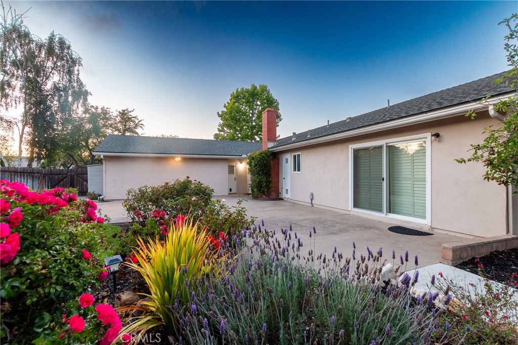 1096 Foxenwood Drive