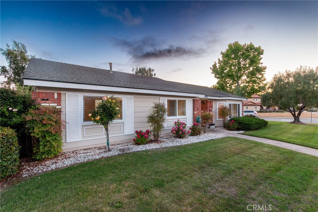 1096 Foxenwood Drive
