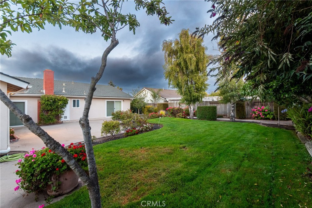 1096 Foxenwood Drive