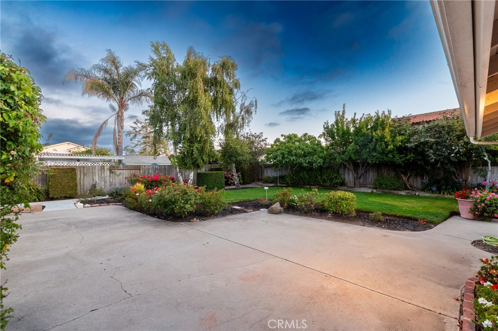 1096 Foxenwood Drive