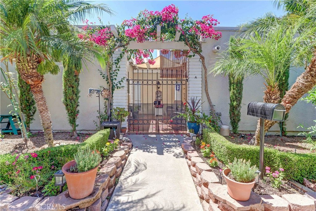 2063 Via Mariposa East A