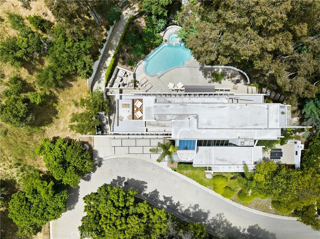 11210 Briarcliff Lane, Studio City CA 91604
