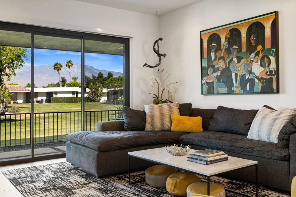 11 Whittier Court