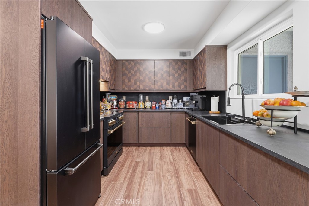 14414 Addison 17