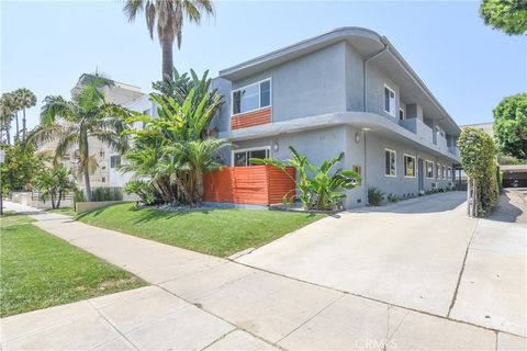 Photo of 11921 Goshen Avenue #1, Los Angeles, CA 90049 (MLS # SB26028581)