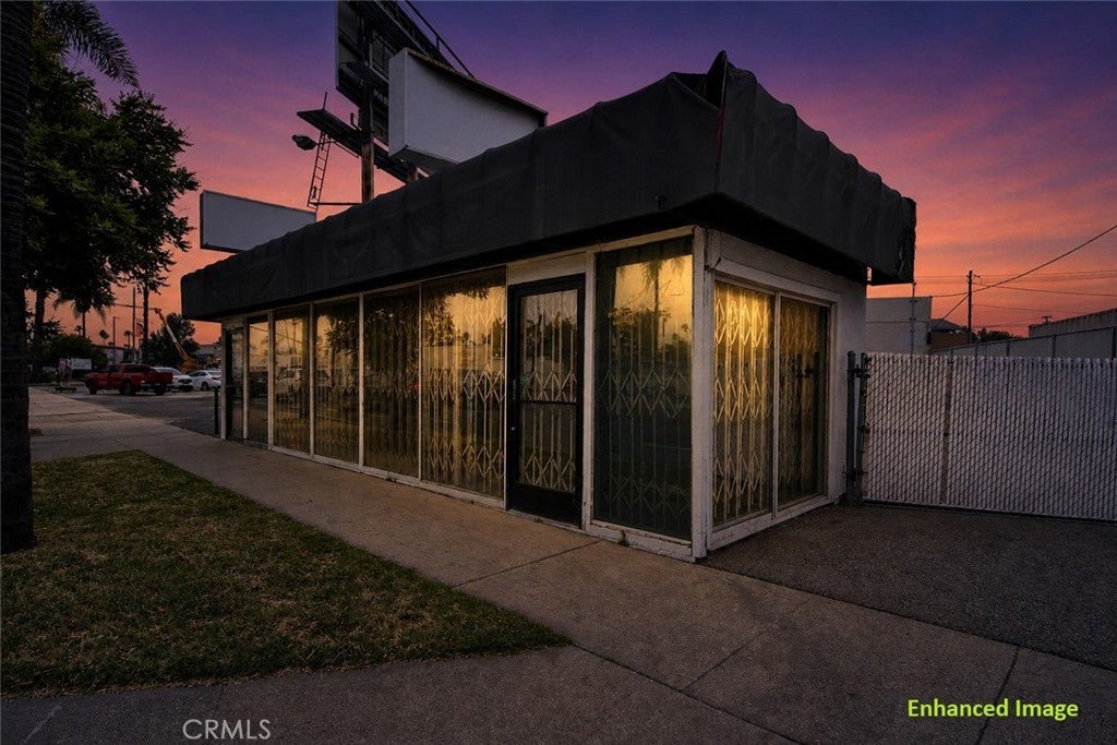6682 Magnolia Avenue