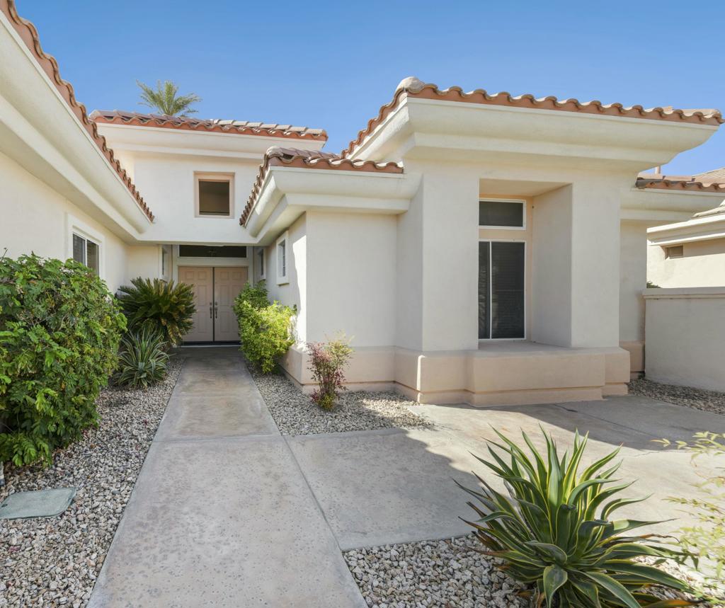 38129 Grand Oaks Avenue