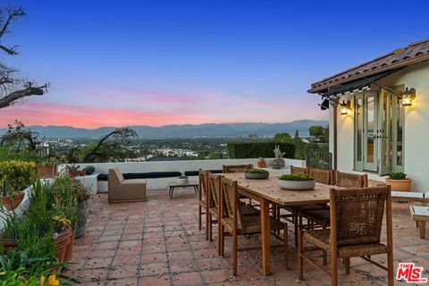 Photo of 14878 Round Valley Drive, Sherman Oaks, CA 91403 (MLS # 25611105) Photo of 14878 Round Valley Drive, Sherman Oaks, CA 91403 (MLS # 25611105)