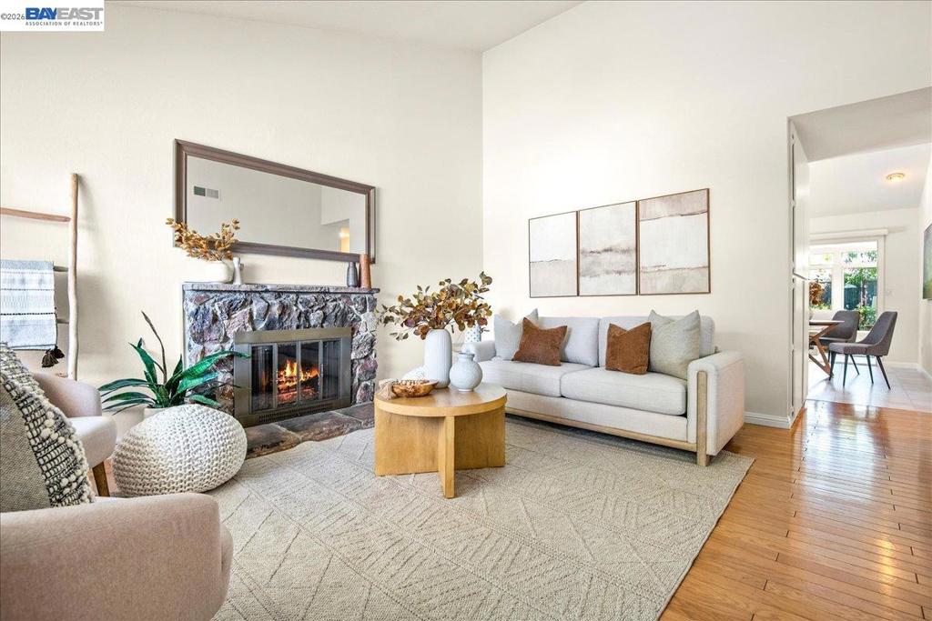 32510 Lake Temescal Ln