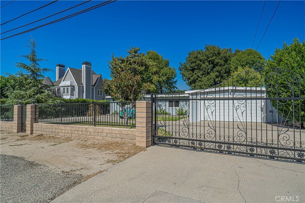 21143 Placerita Canyon
