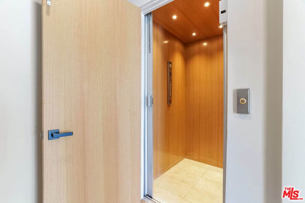 Photo of 11655 Missouri Avenue, Los Angeles, CA 90025 (MLS # 26821779)