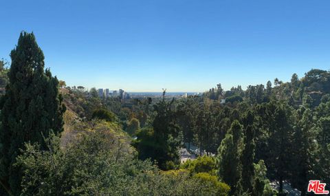 Photo of 1579 LINDACREST Drive, Beverly Hills, CA 90210 (MLS # 25597061)