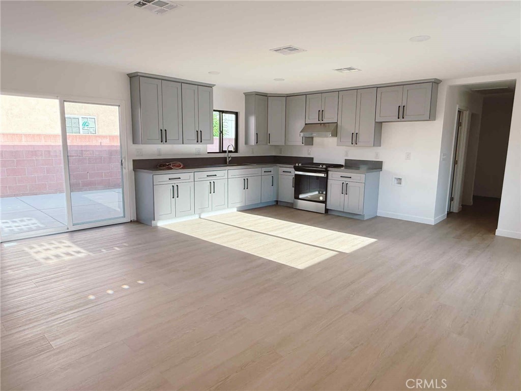 3 bedroom 2 bathroom in Fontana. New Built ADU. Small side yard and shed available for storage. Property has solar panel. Central AC/Heating. Separate entrance from the front unit.