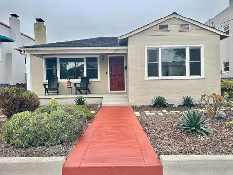 Photo of 307 Monroe Street, Monterey, CA 93940 (MLS # ML82061951)