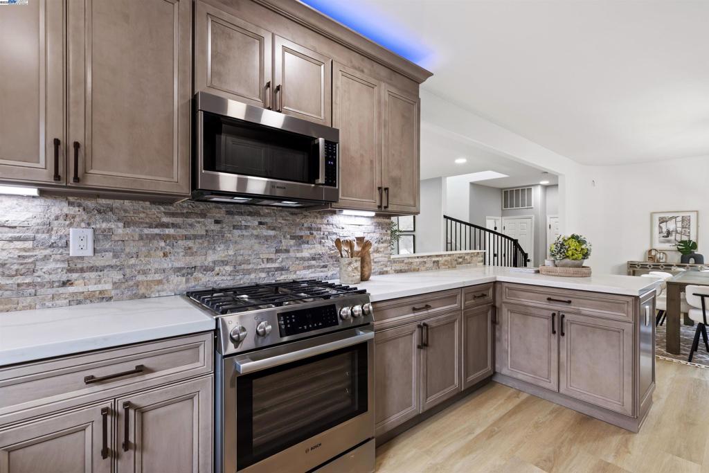 BRIDGEVIEW HGHTS - Residential