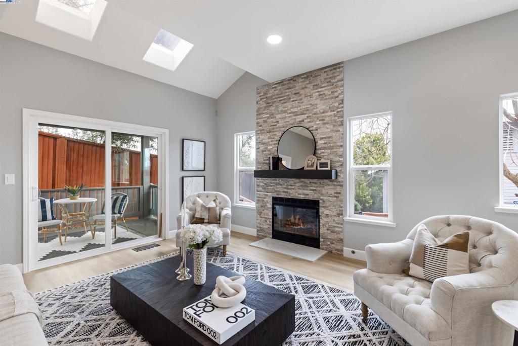 BRIDGEVIEW HGHTS - Residential