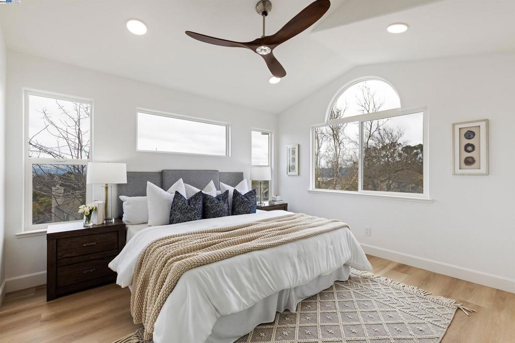 BRIDGEVIEW HGHTS - Residential