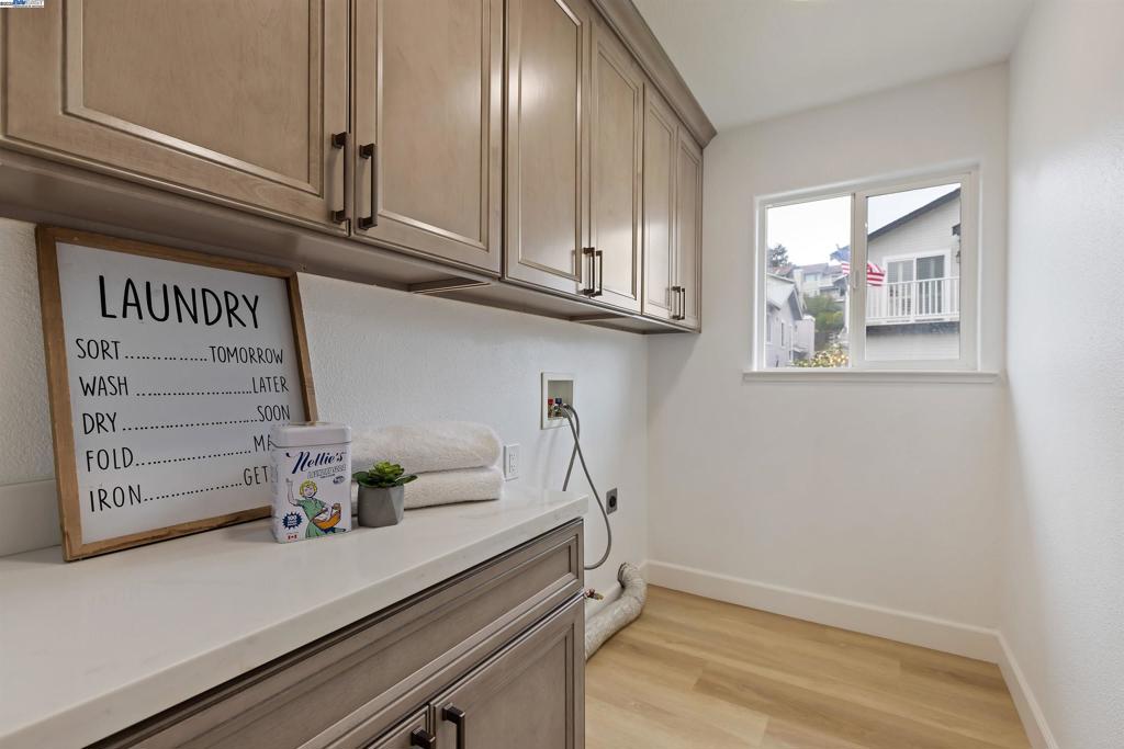 BRIDGEVIEW HGHTS - Residential