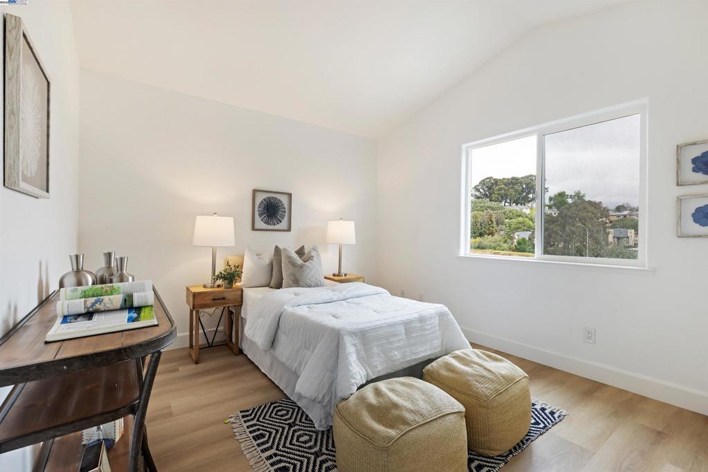 BRIDGEVIEW HGHTS - Residential