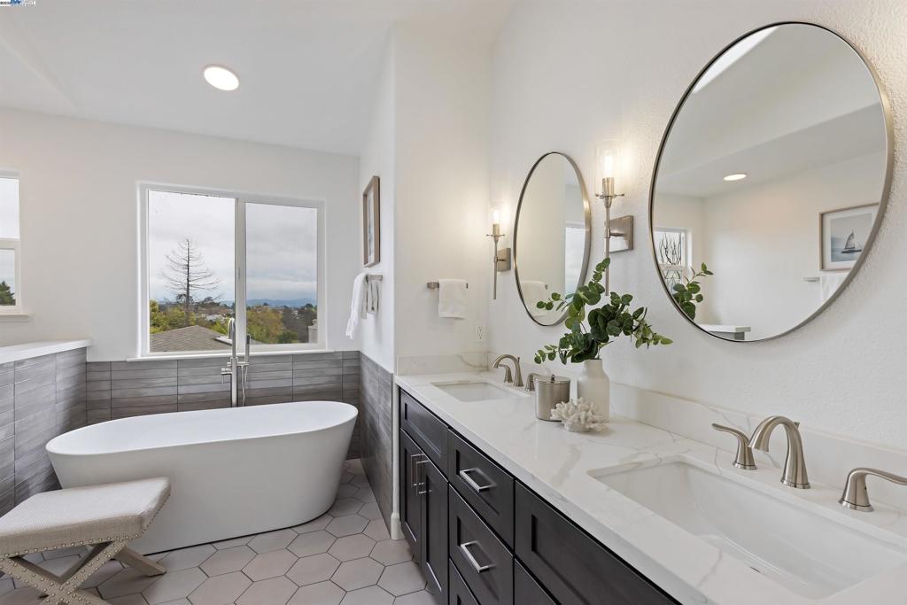 BRIDGEVIEW HGHTS - Residential