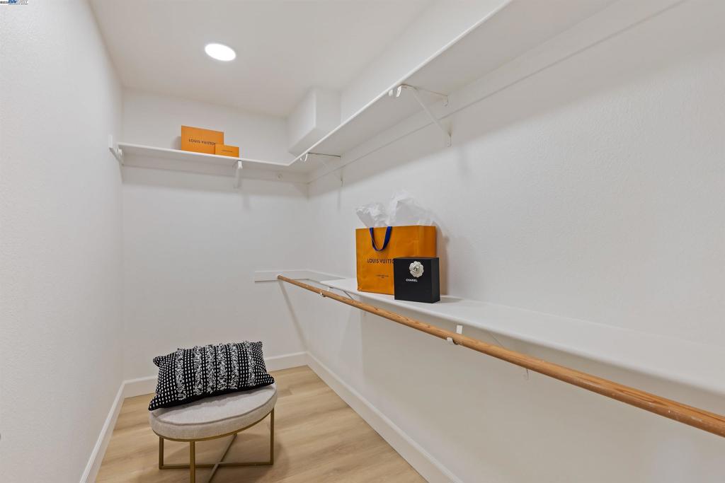 BRIDGEVIEW HGHTS - Residential