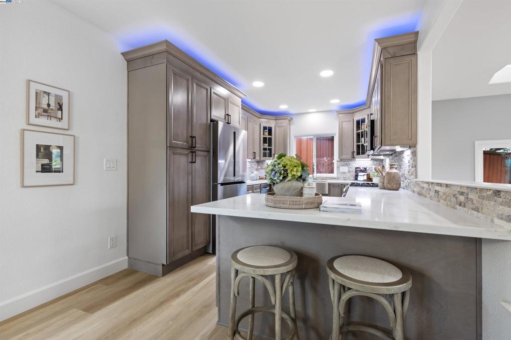 BRIDGEVIEW HGHTS - Residential