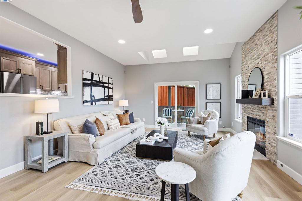 BRIDGEVIEW HGHTS - Residential