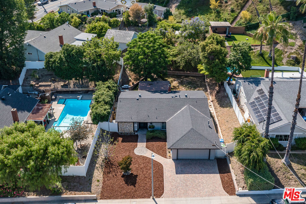6941 Scarborough Peak Drive