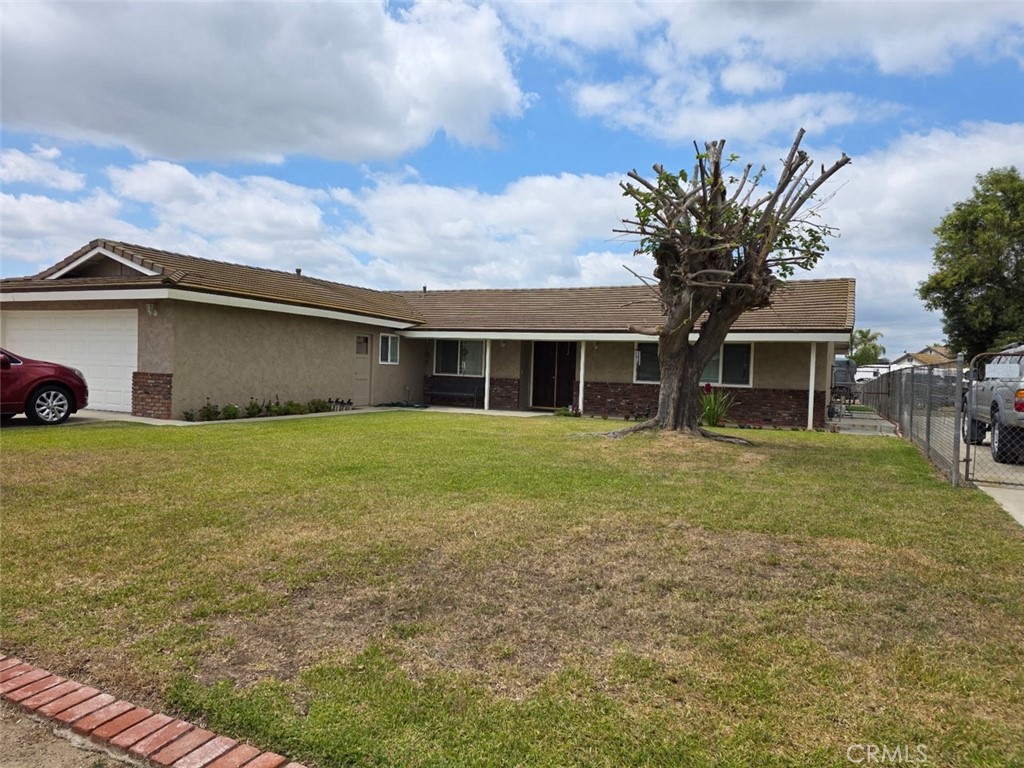 2670 Vine