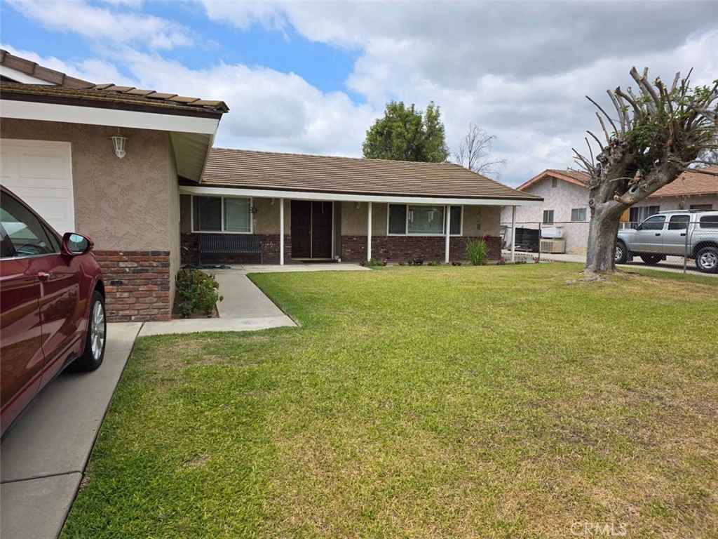 2670 Vine
