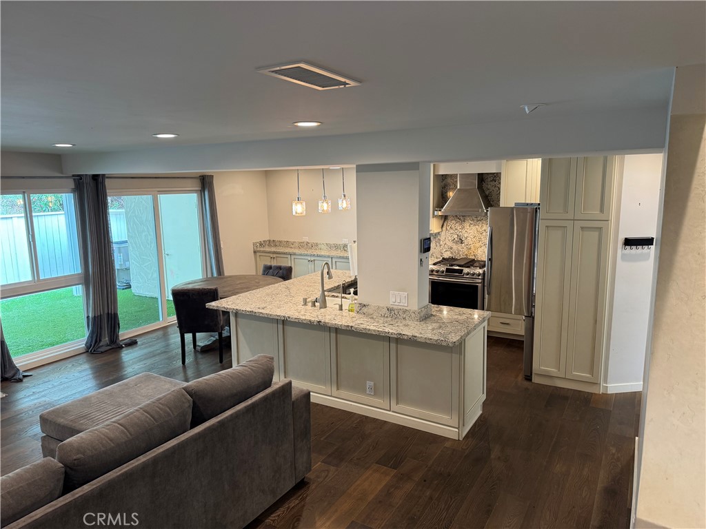 30724 CALLE RESPLENDOR