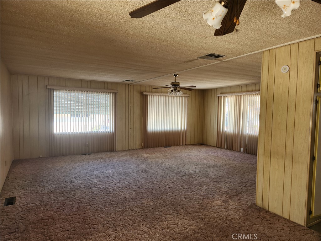 1525 W Oakland Avenue 72