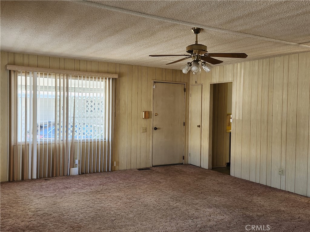 1525 W Oakland Avenue 72