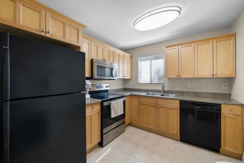 2850 Reynard Way 5 San Diego CA 92103