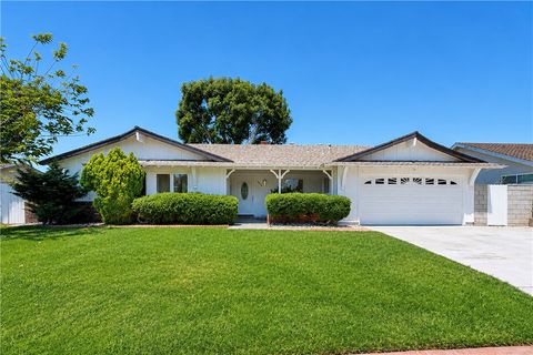 Photo of 3034 N Westhaven ST, Orange, CA 92865 (MLS # PW26114612)