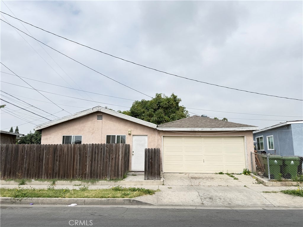 958 E 105th