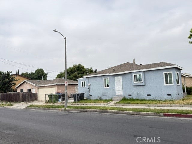 958 E 105th ST, Los Angeles CA 90002